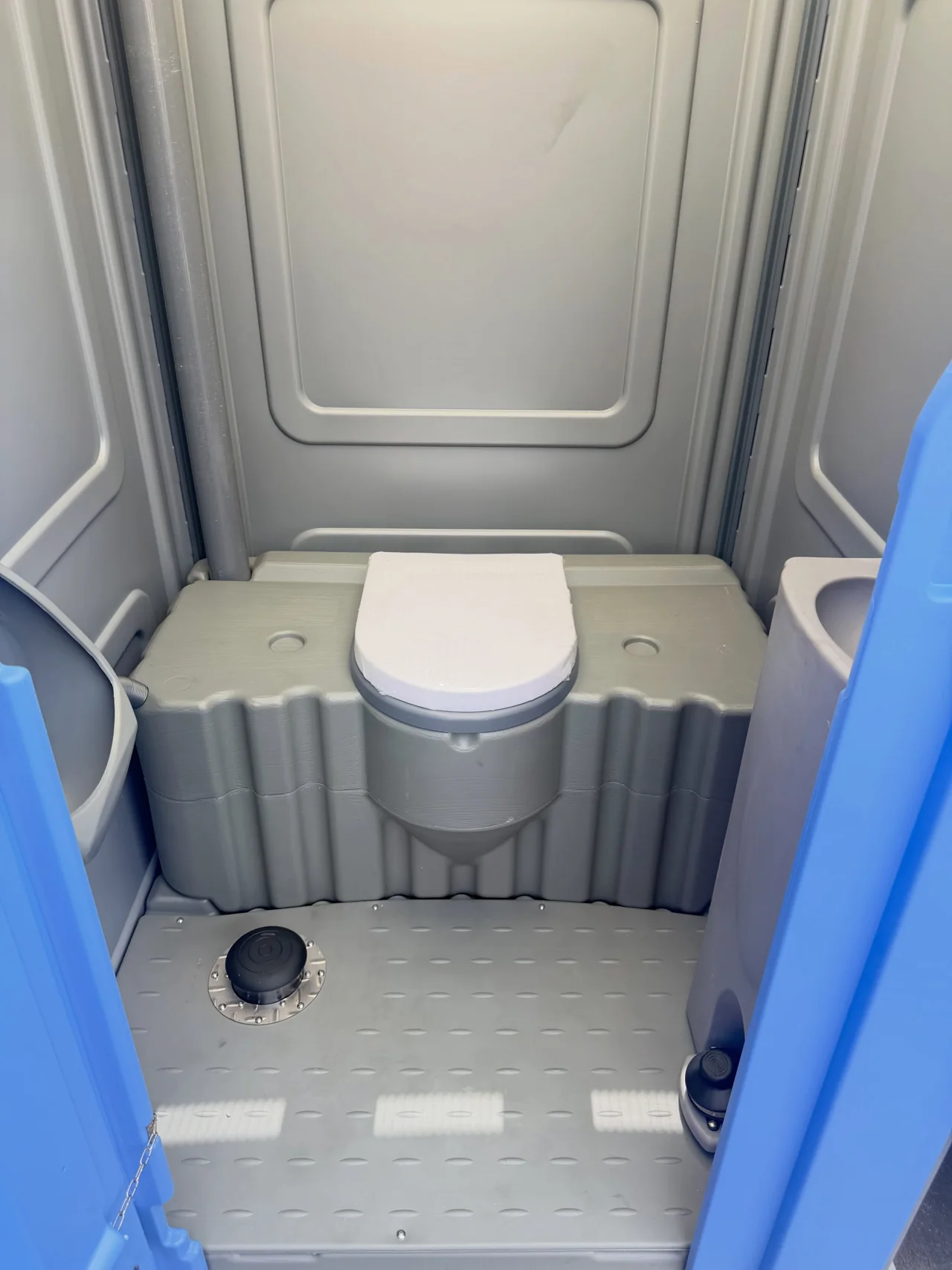 Deluxe flushable toilets